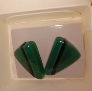 1987 vintage green onyx pierced earrings n.i.b.